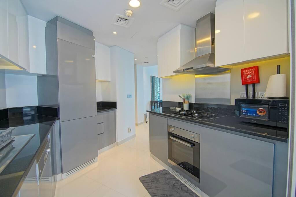 Luxury Hotel Apartment With A Canal View Ντουμπάι Εξωτερικό φωτογραφία